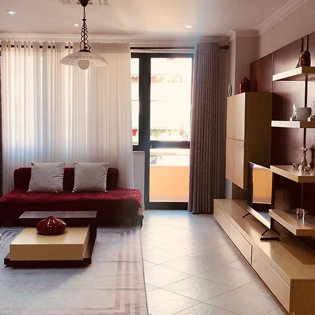 Laureta Central Apartment Тирана Екстериор снимка