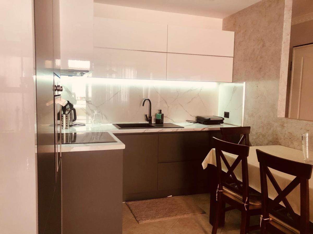 Laureta Central Apartment Тирана Екстериор снимка