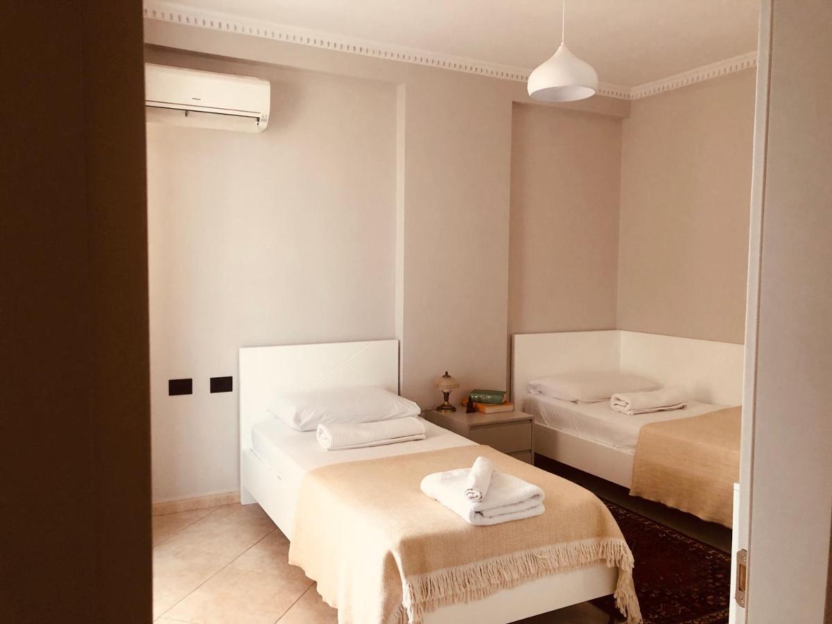 Laureta Central Apartment Тирана Екстериор снимка